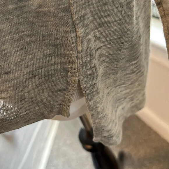 Vince 100% Linen Drop Shoulder LS Top, Size Small, Like New - Picture 8 of 9